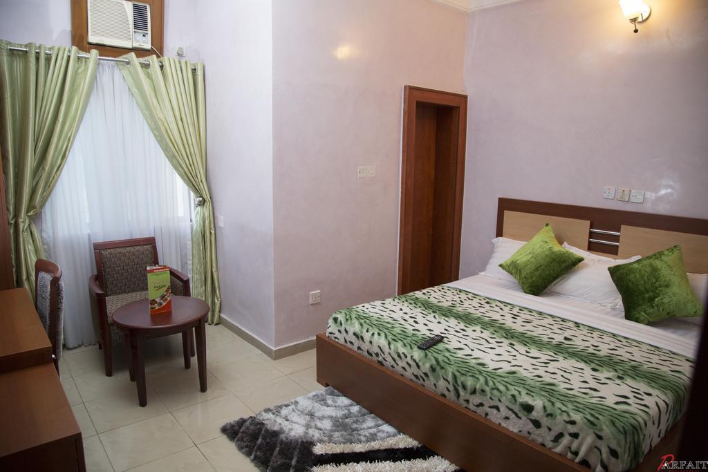 Petrus Hotels Royale Abuja Oda fotoğraf